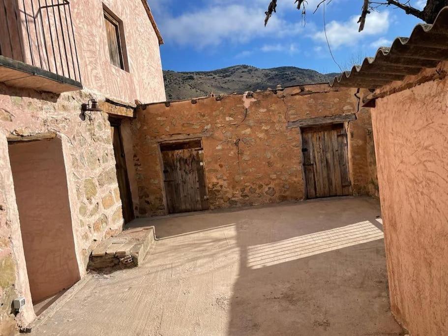 Acogedora Casa Con Patio-Parking Villa Albarracin Ngoại thất bức ảnh