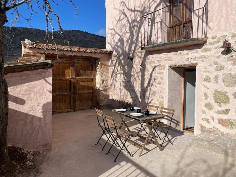 Acogedora Casa Con Patio-Parking Villa Albarracin Ngoại thất bức ảnh