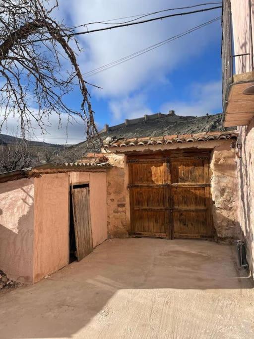 Acogedora Casa Con Patio-Parking Villa Albarracin Ngoại thất bức ảnh
