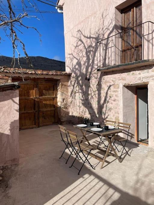 Acogedora Casa Con Patio-Parking Villa Albarracin Ngoại thất bức ảnh
